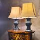 Paire lampes chevet ceramique bleu marine abat jour style lin legere traces