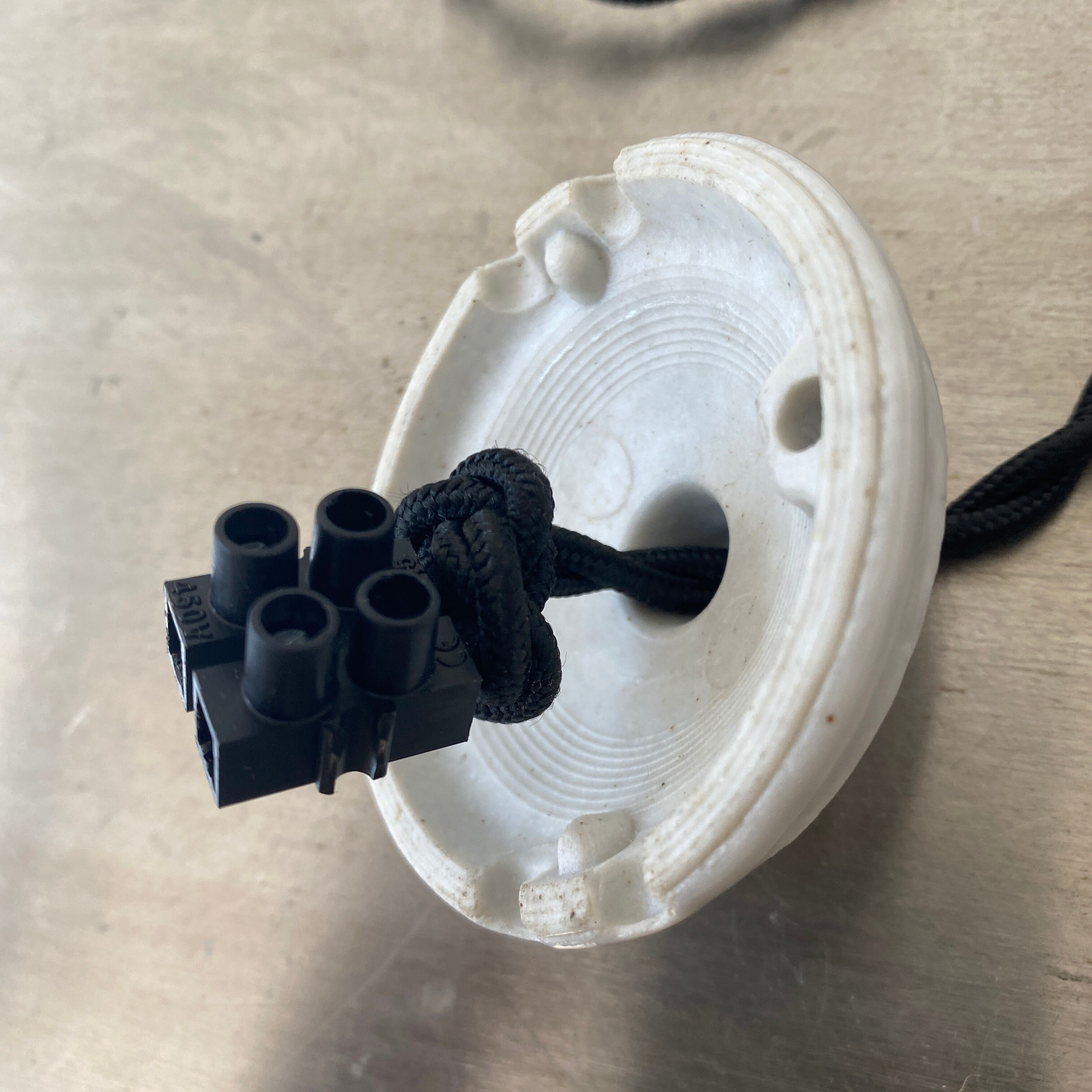 Pair of vintage emaillee suspensions