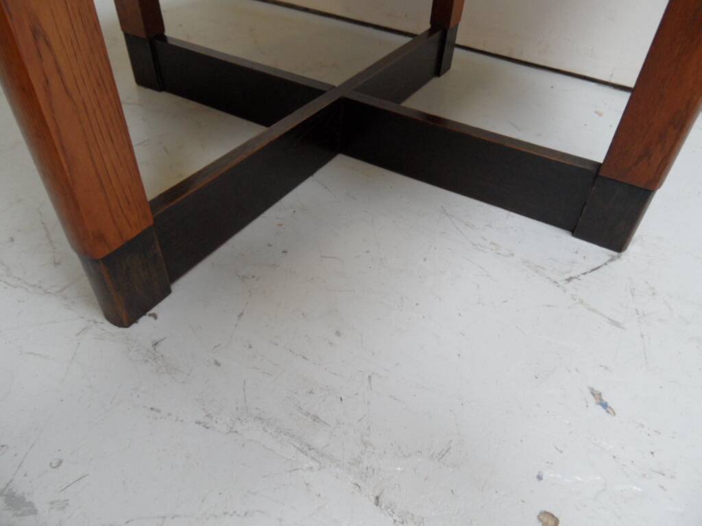Table basse en chêne art déco