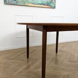 Scandinavian round table