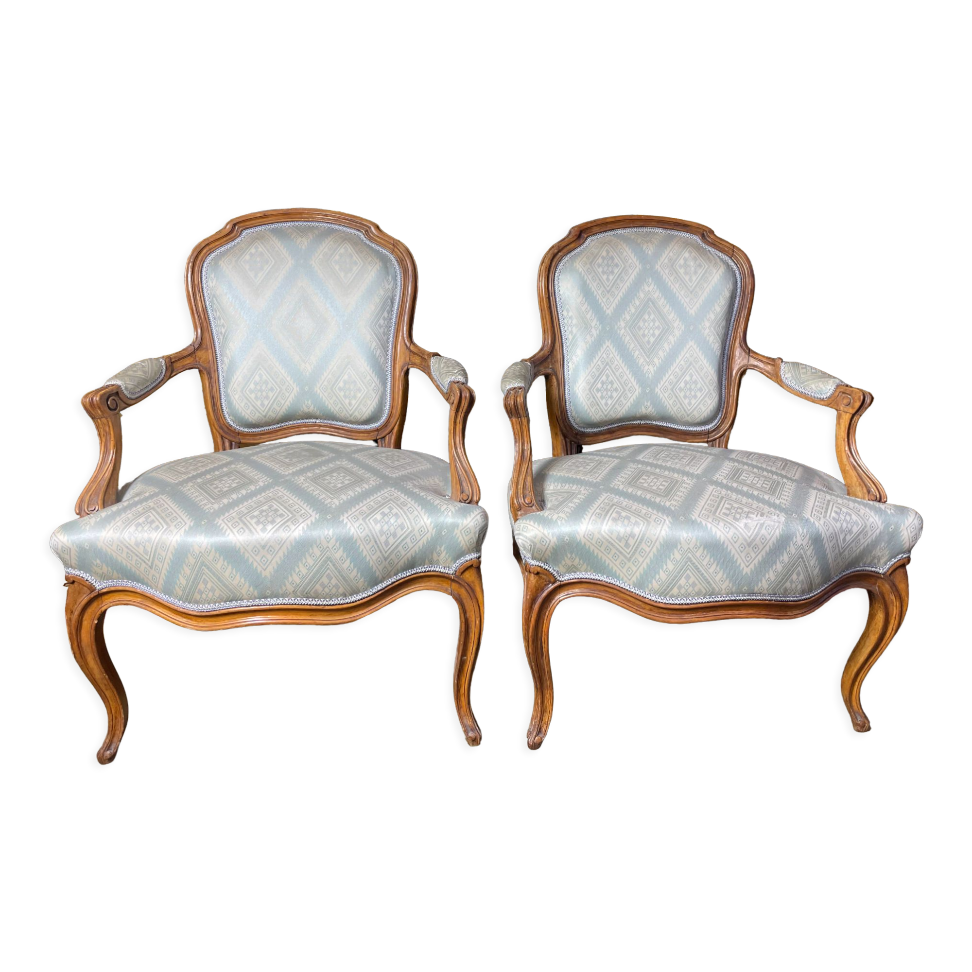 Paire de fauteuils cabriolets de style Louis XV