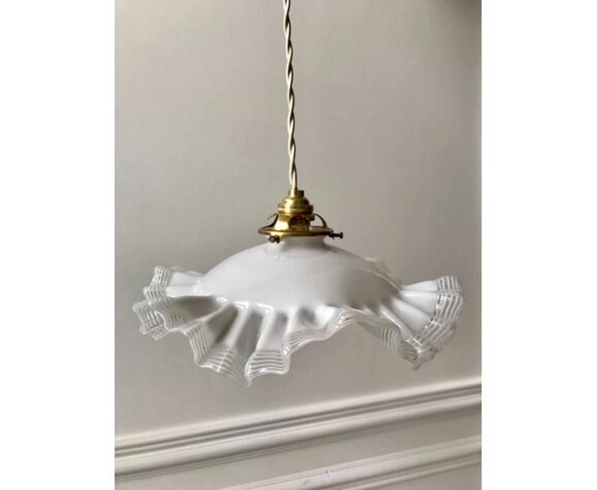 Opaline suspension in pleated glass 40s-50s