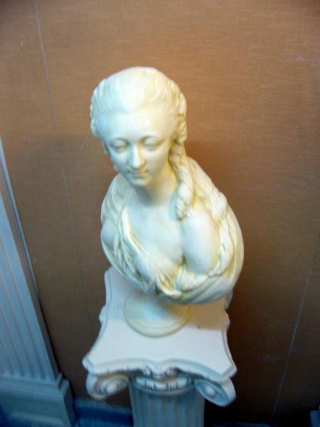 Bust countess of barry patinated in staff