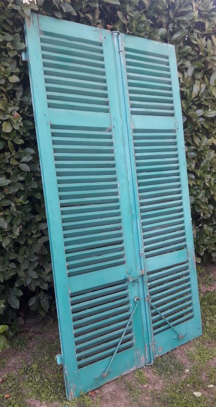 Pair of louvered shutters H220xW120cm
