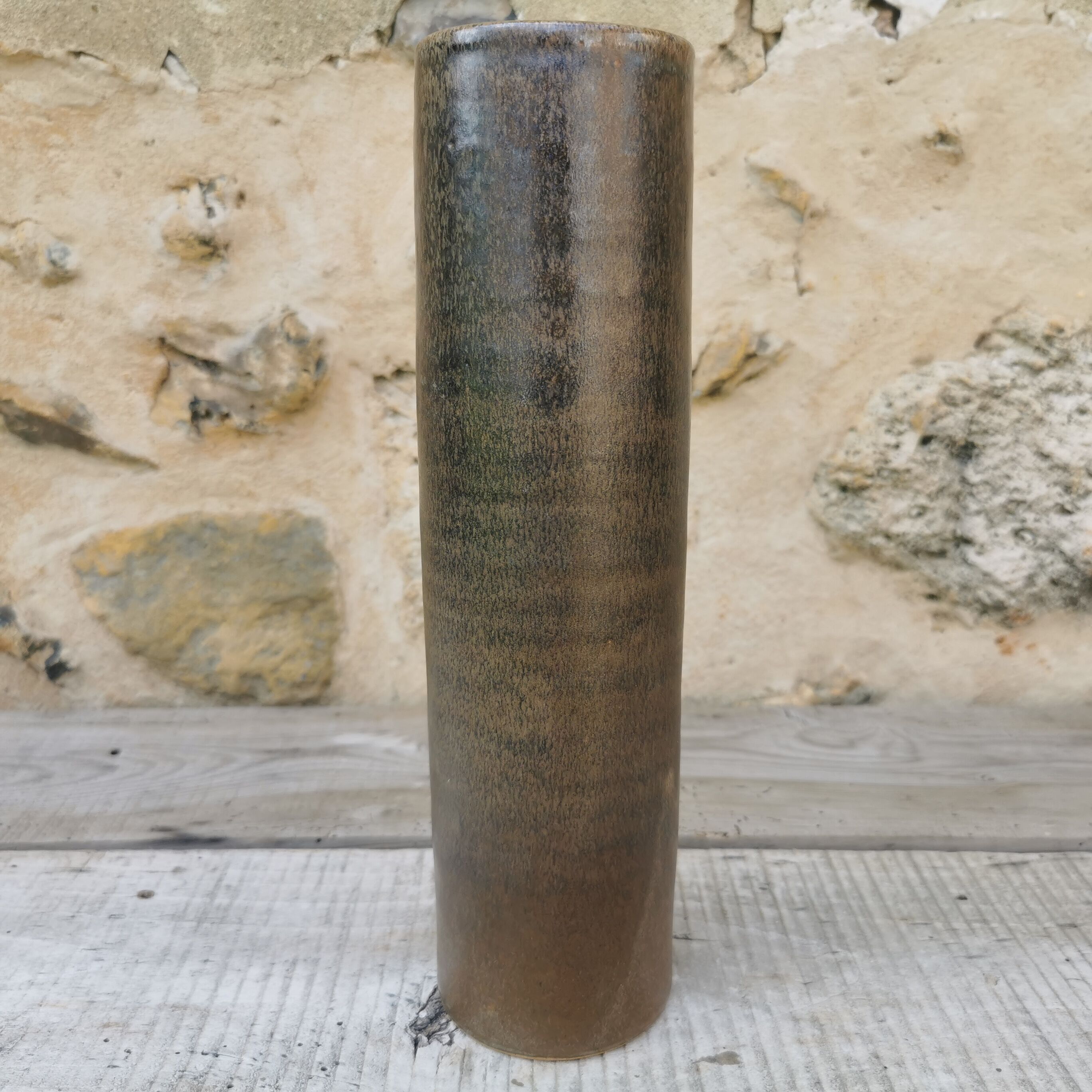 Sandstone roller vase