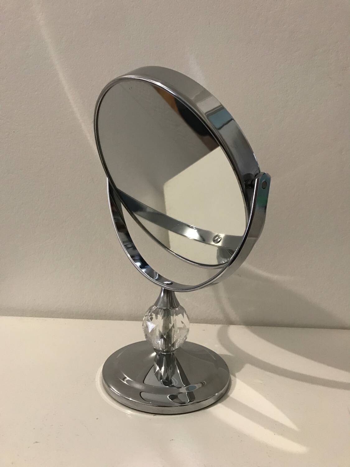 Magnificent retro mirror with magnifying effect
