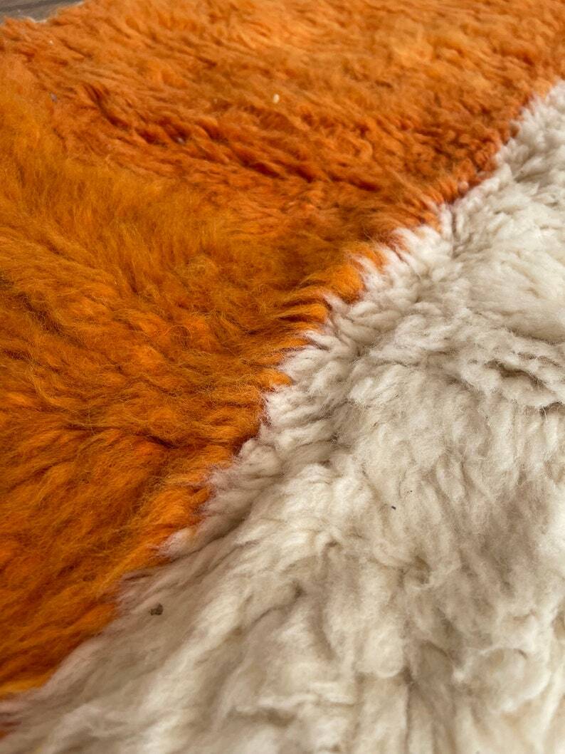 Orange Beni Ouarain rug decorated in natural wool, size 240cm×150cm