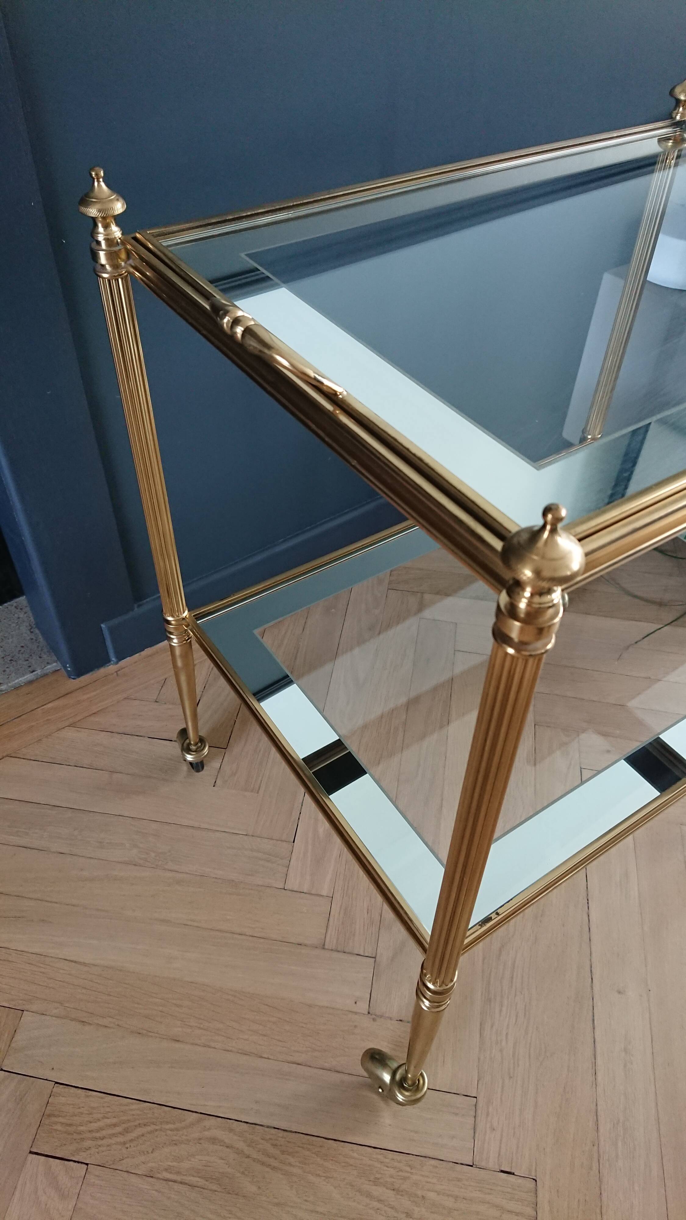 Rolling dessert with removable gold metal tray