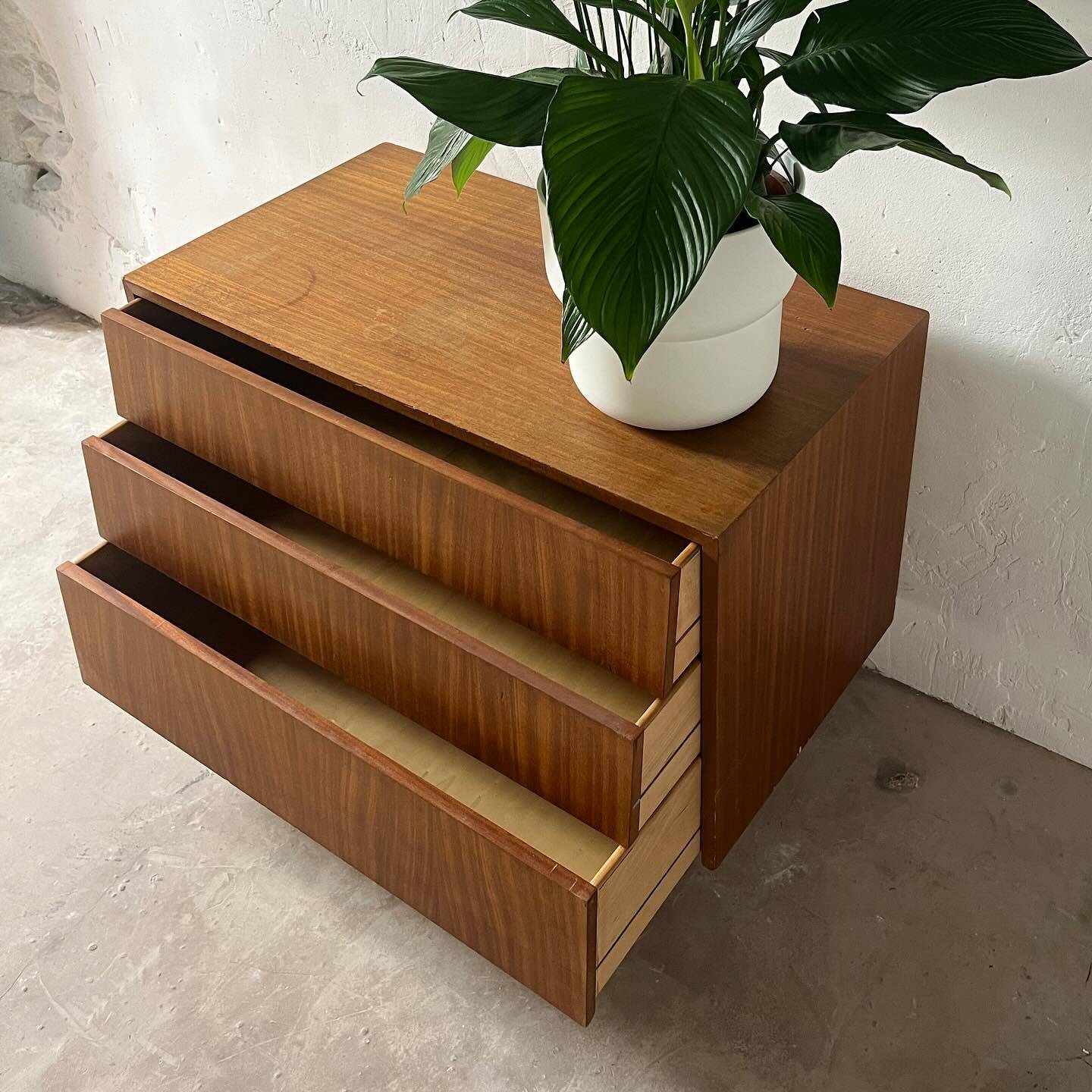 Vintage 3 drawer chest of drawers, 1960's
