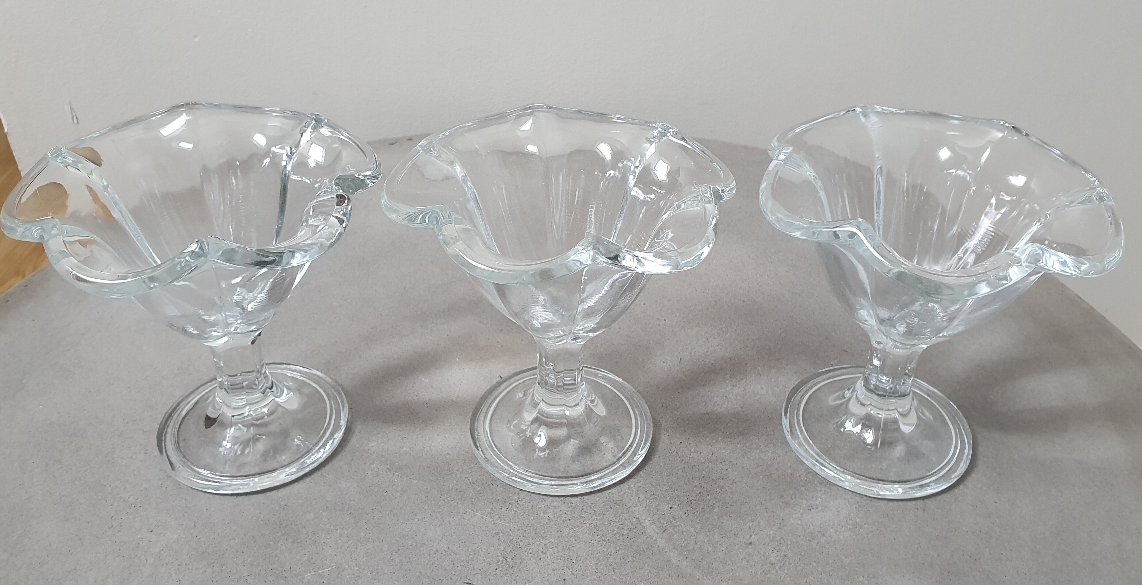 Set of 6 ice cream cups