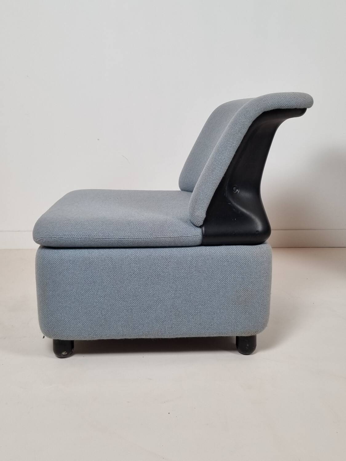 Vintage 1980s chaise lounge