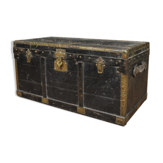 Old travel trunk 1900 "Snutsel" Lille