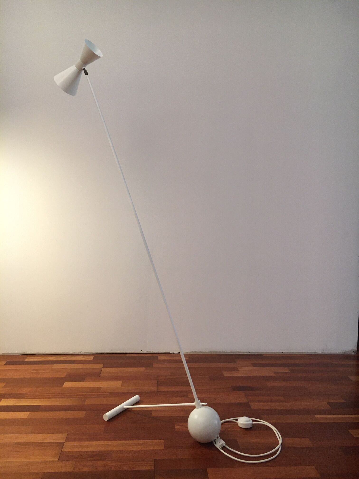 Diabolo floor lamp