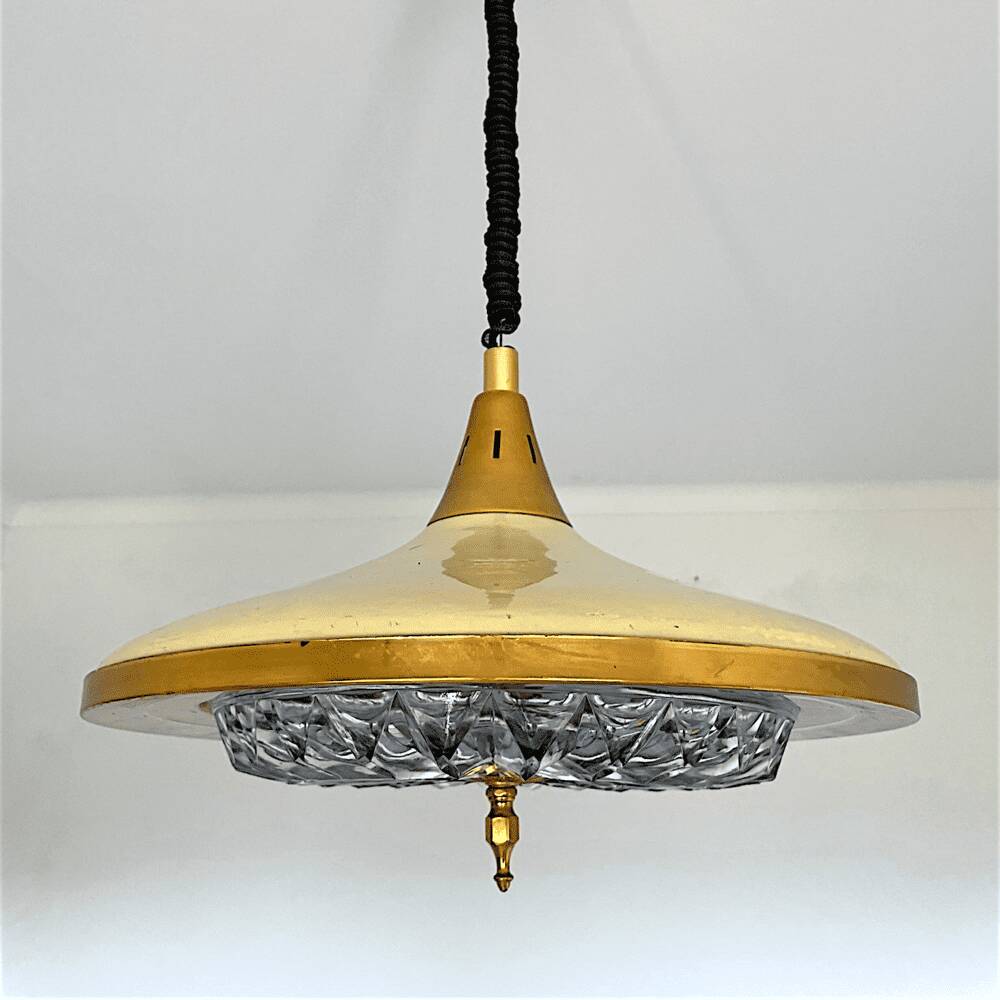 Retractable metal and  glass pull down pendant