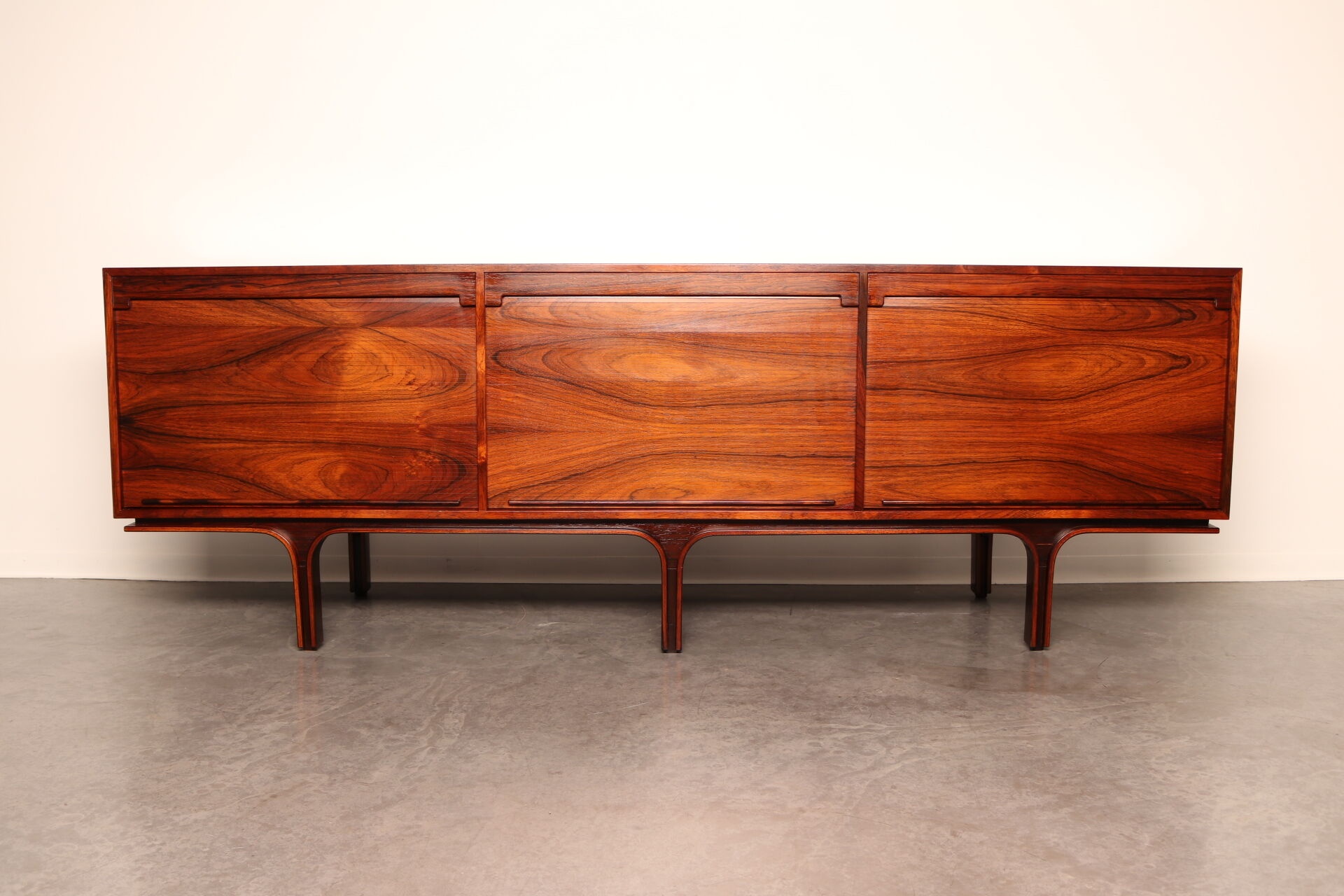 Sideboard in rio-rosewood by Gianfranco Frattini for Bernini - Italy - 1960's