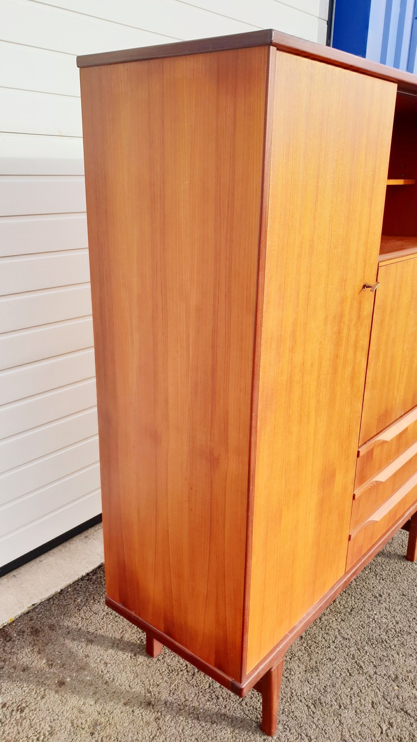 Scandinavian secretary cabinet