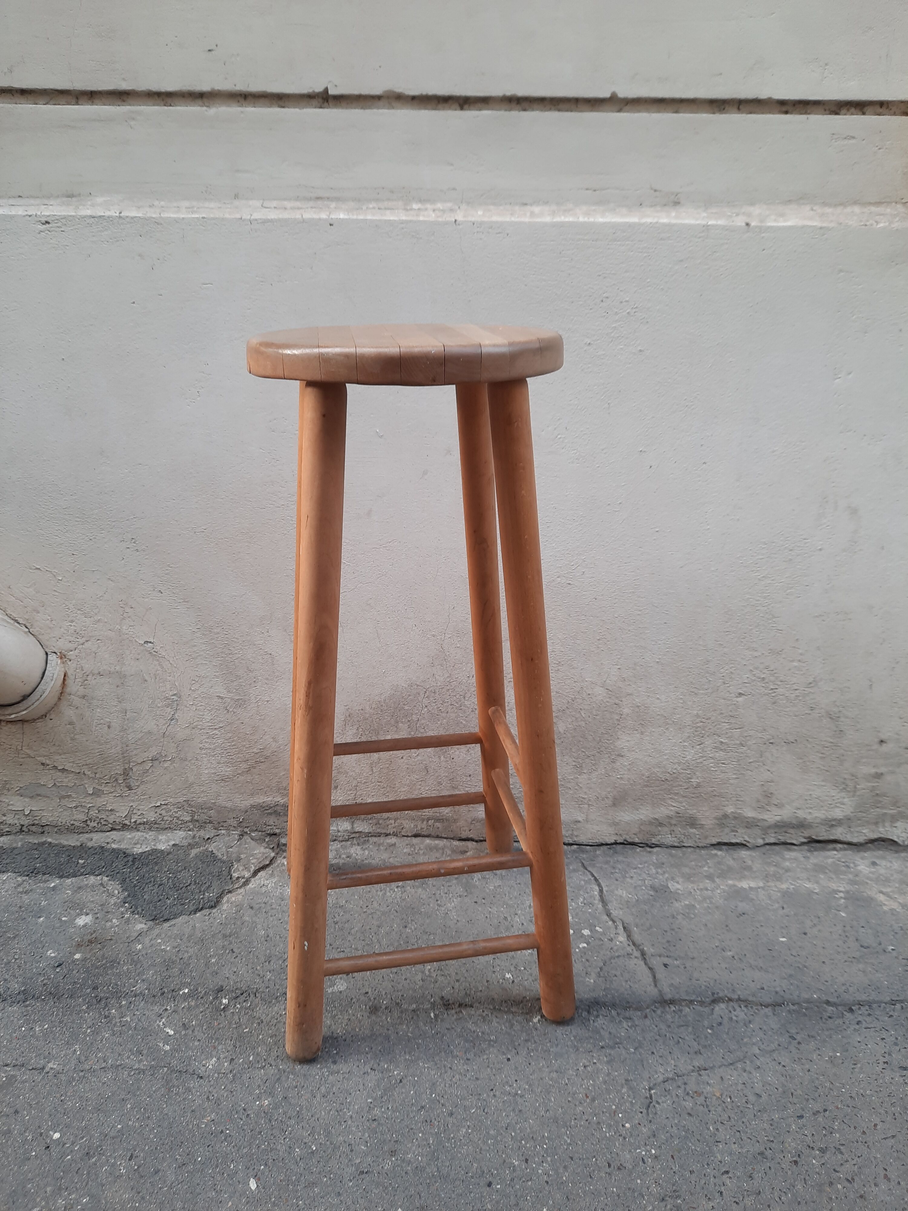 Bar stool
