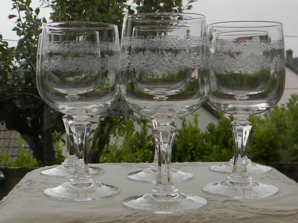 Set of 6 ARQUES crystal red wine glasses. Matignon model.