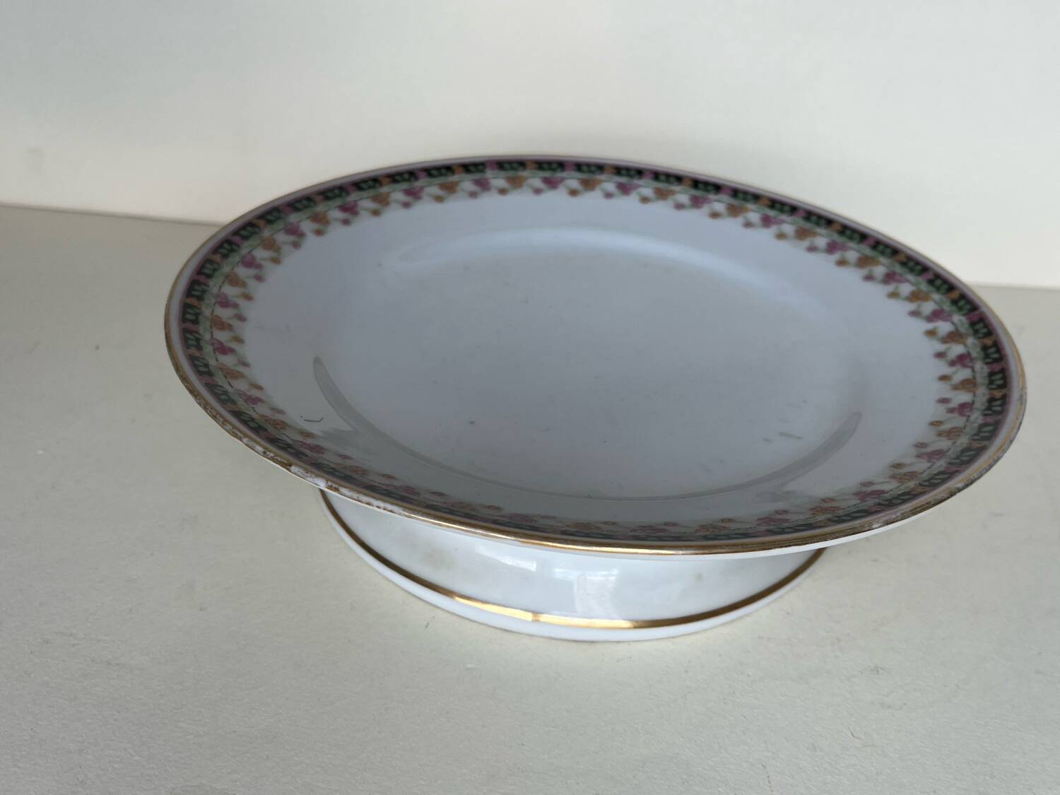 Dish on heel Porcelain sweet display