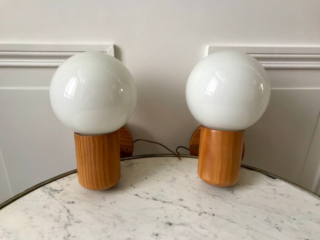 Pair of opline sconces and blond wood pine desgin years 60-70