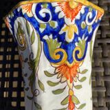 Deux vases hexagonal peint à la main. Rouen. (1910)