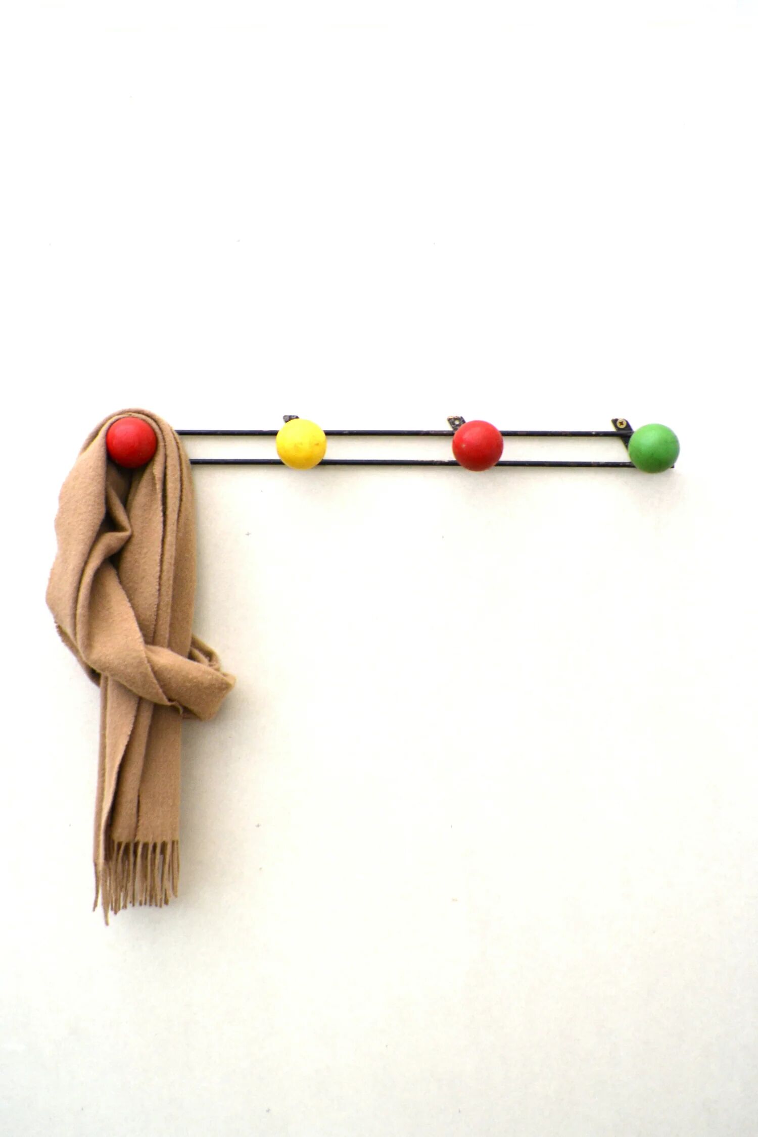Retro ball wall-mounted coat rack