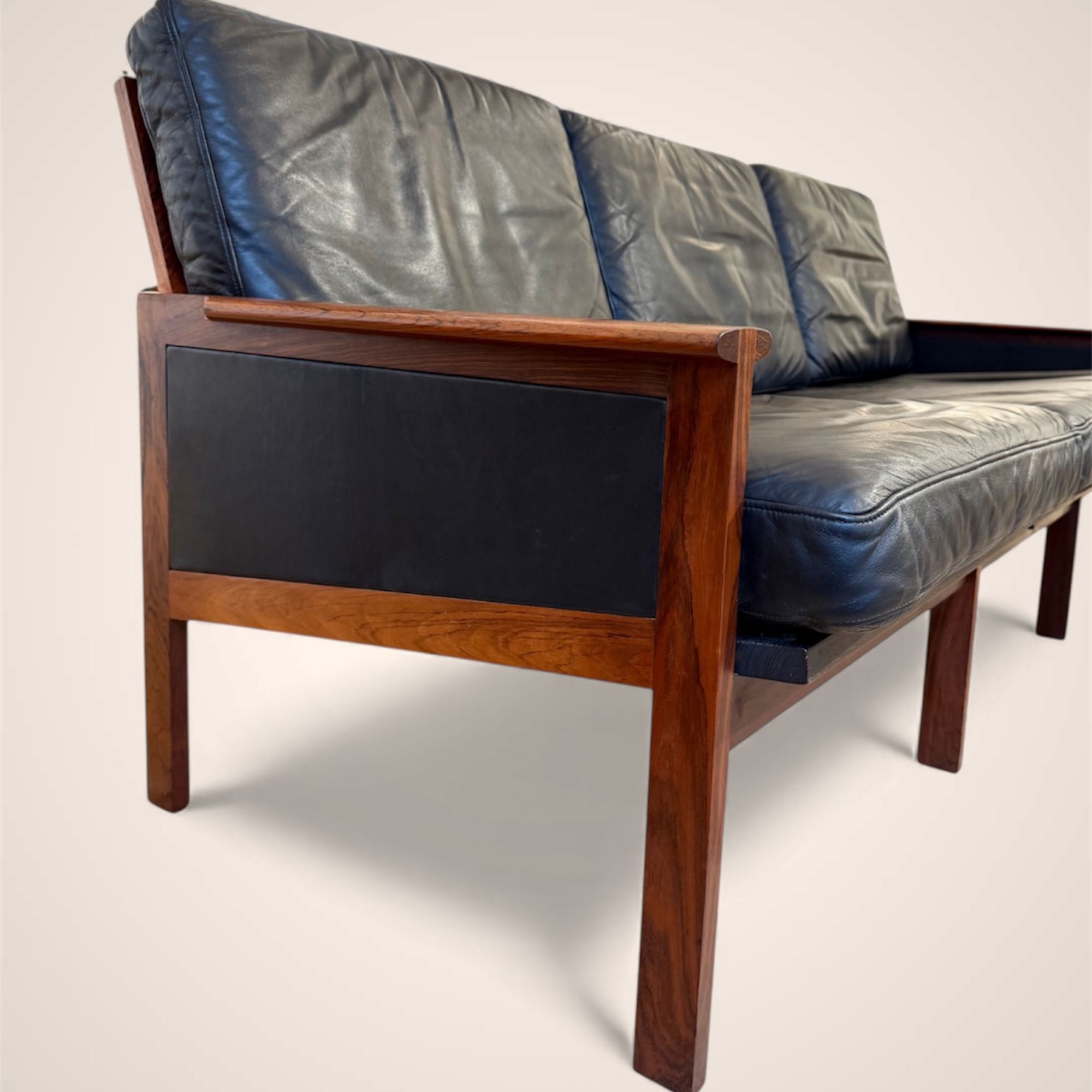 Sofa Capella by Illum Wikkelsø