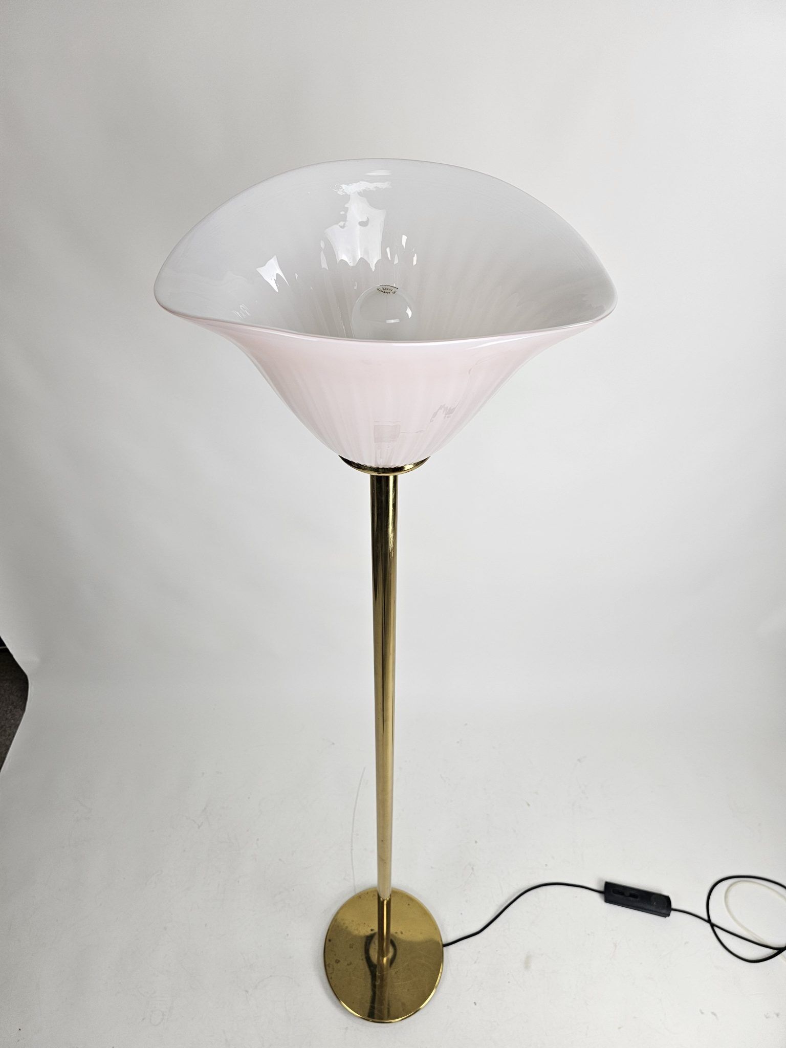 Italian floor lamp with pink Murano glass and brass foot
