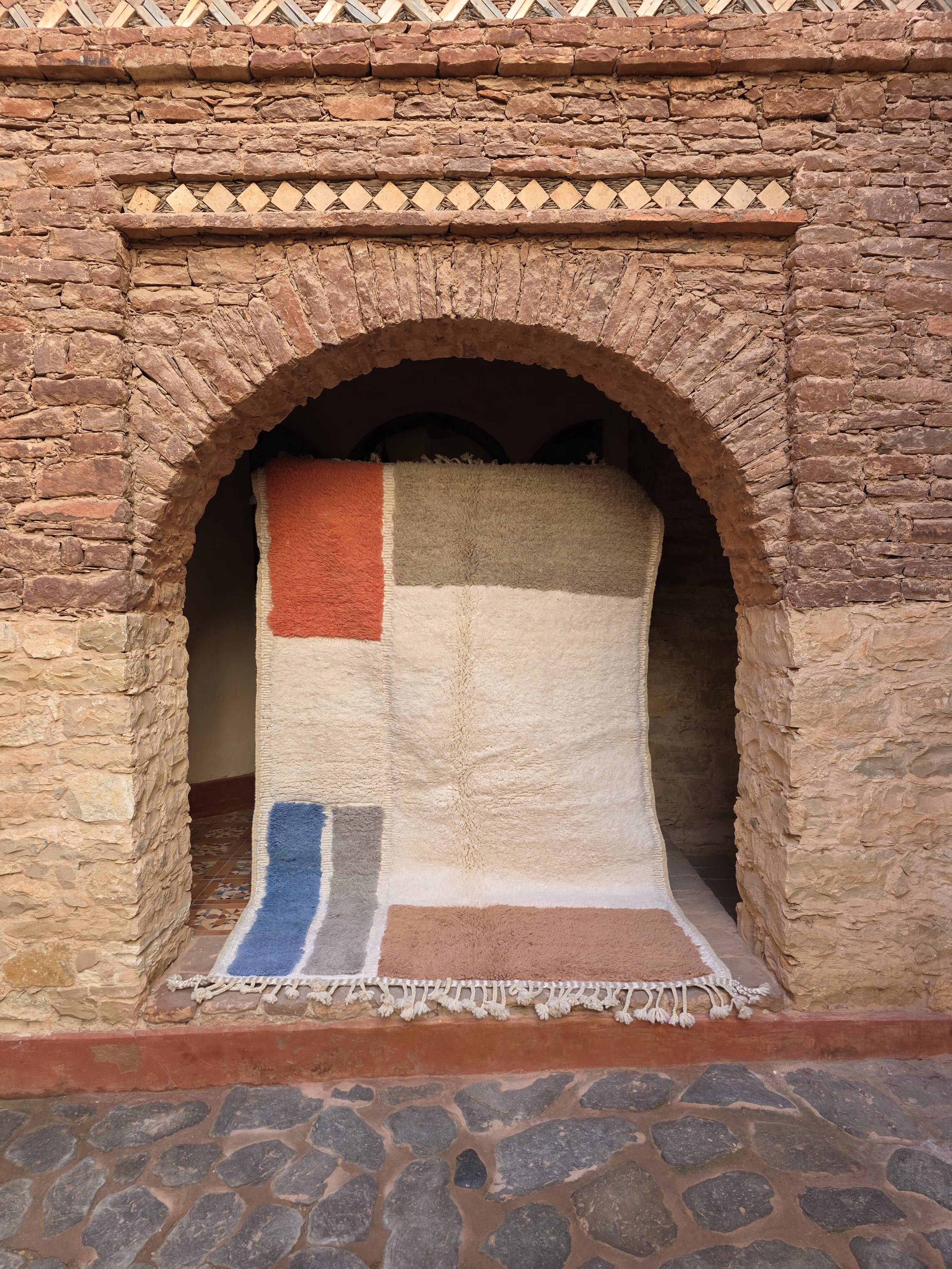 Ecru Beni Ourain rug 250 x 50 cm