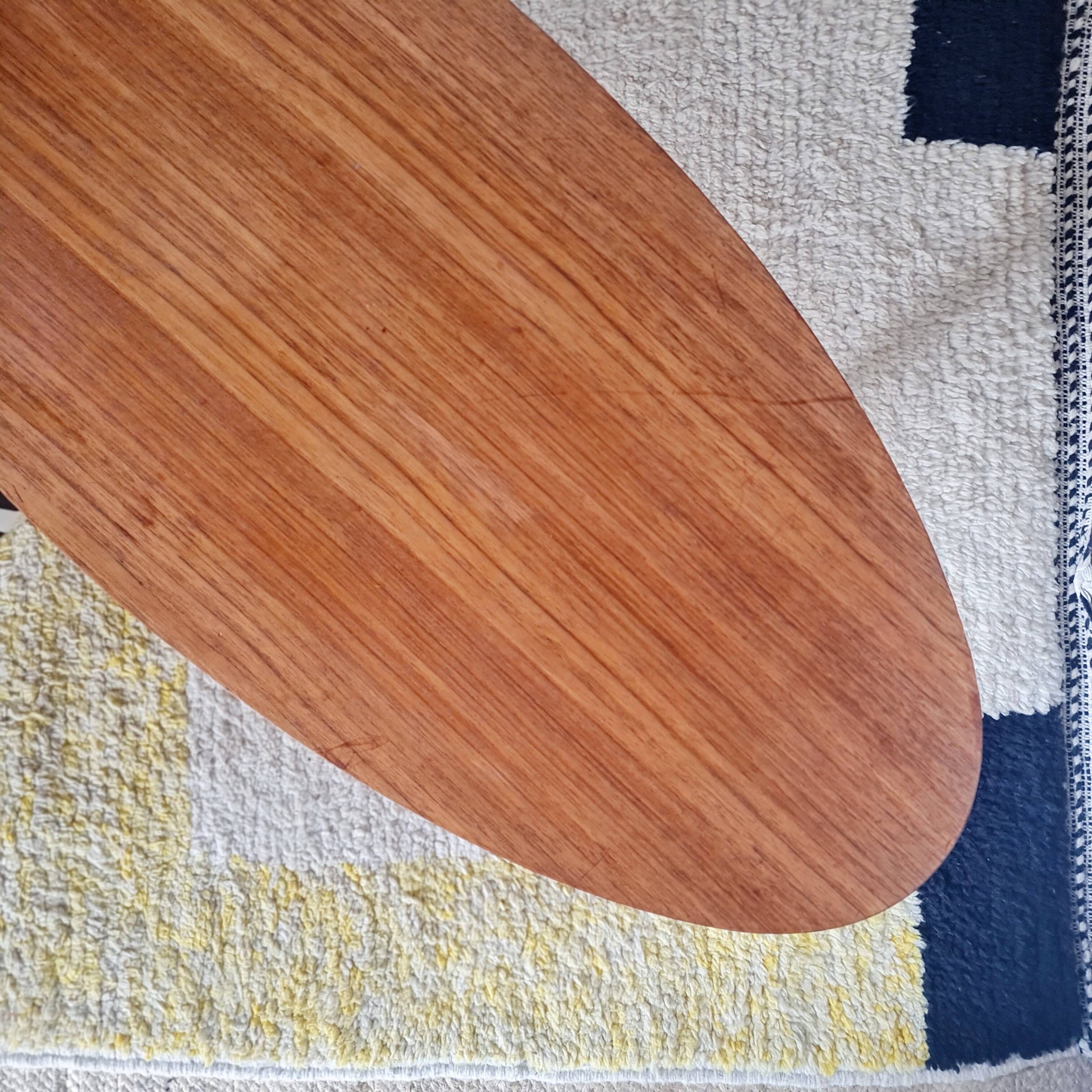 Table basse vintage plateau ovale scandinave