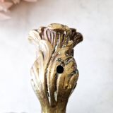Deux bougeoirs à mains ancien en bronze doré ciselé