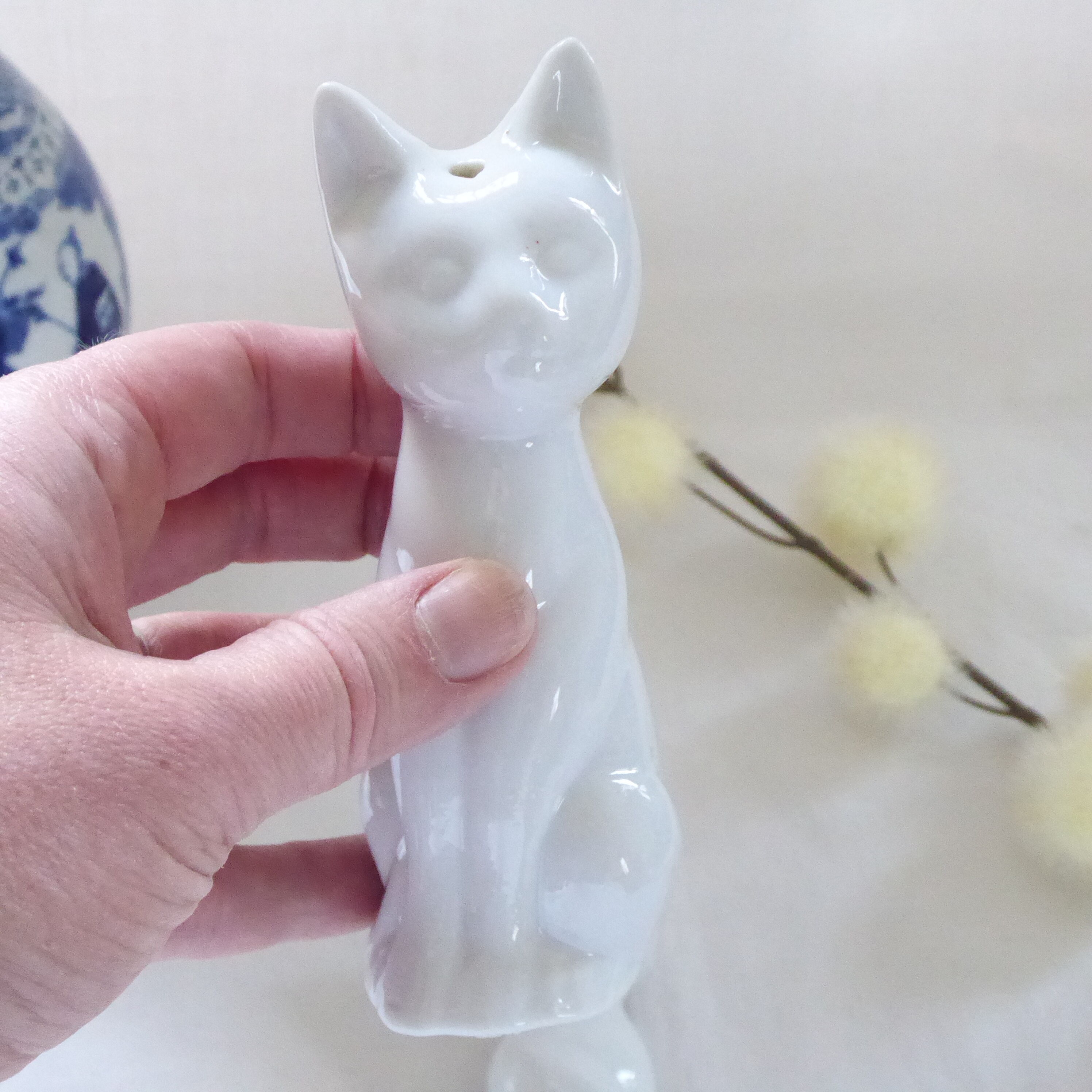 Salt and pepper shaker