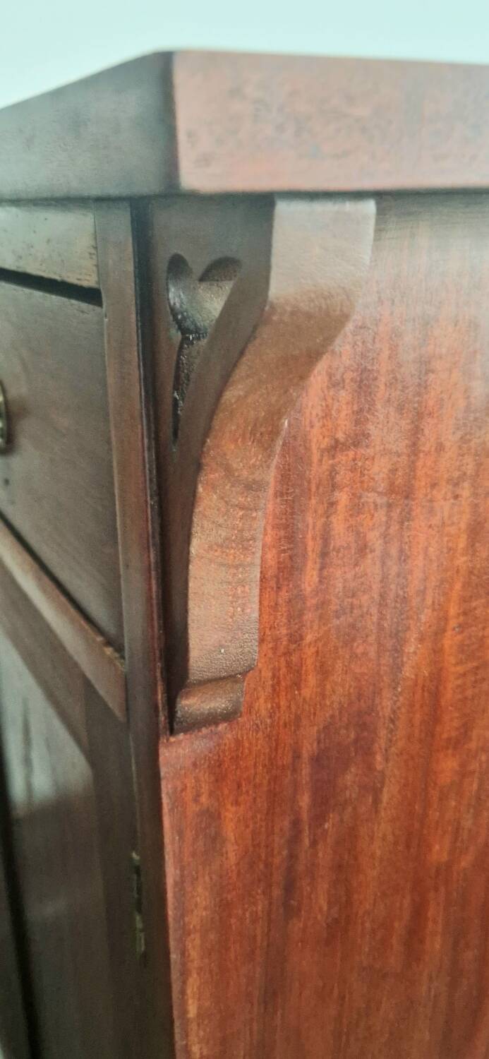 Antique mahogany sideboard signed Maple & Co, 19th century