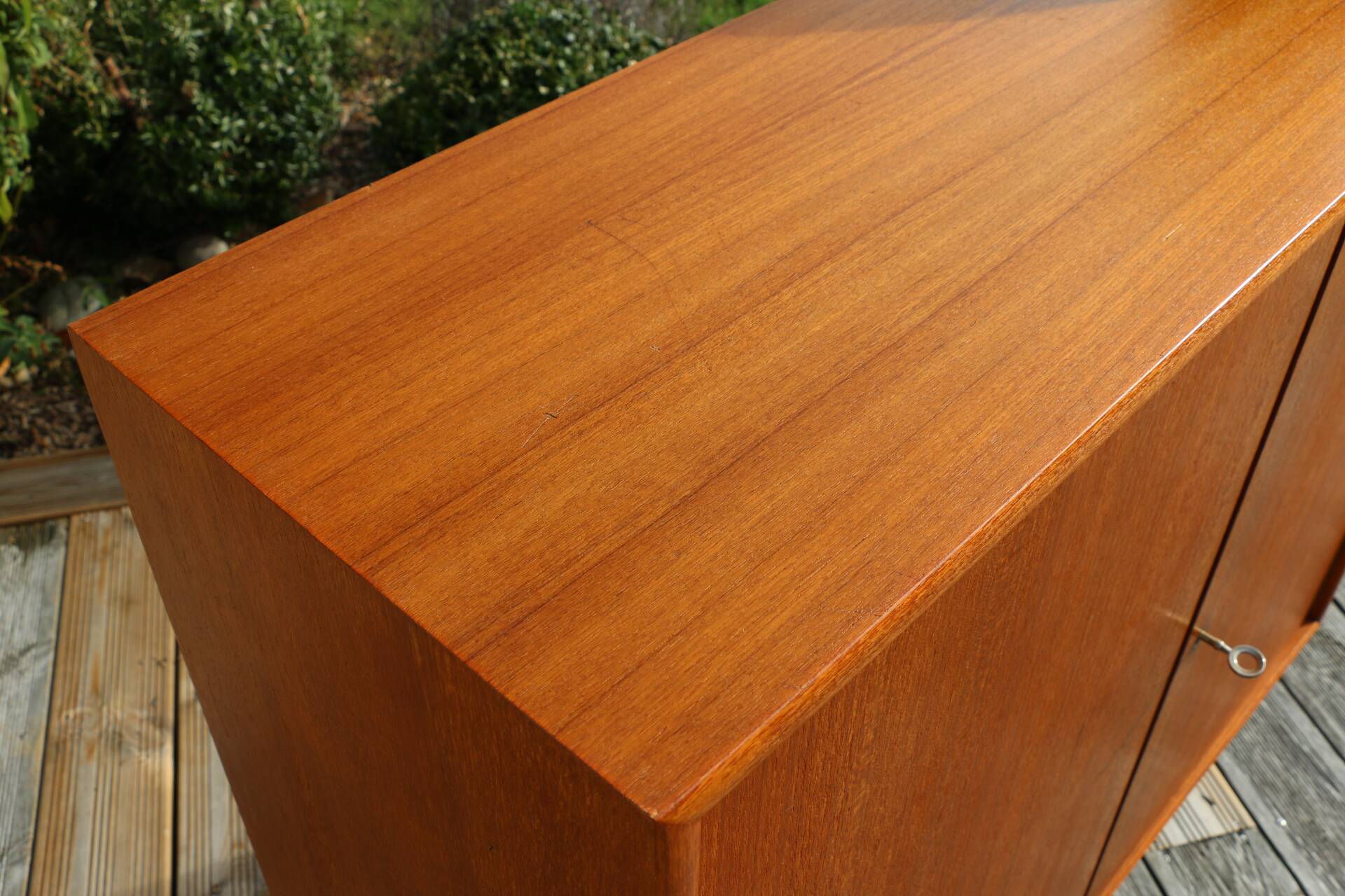 WK Mobel 2-door dresser console cabinet