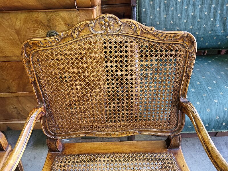 Paire de fauteuils cannes de style Louis XV