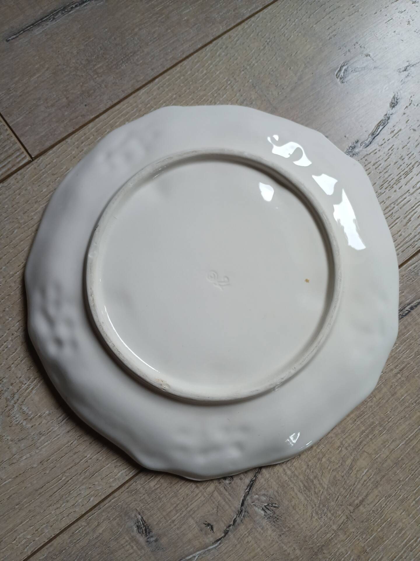 3 mismatched vintage dinner plates