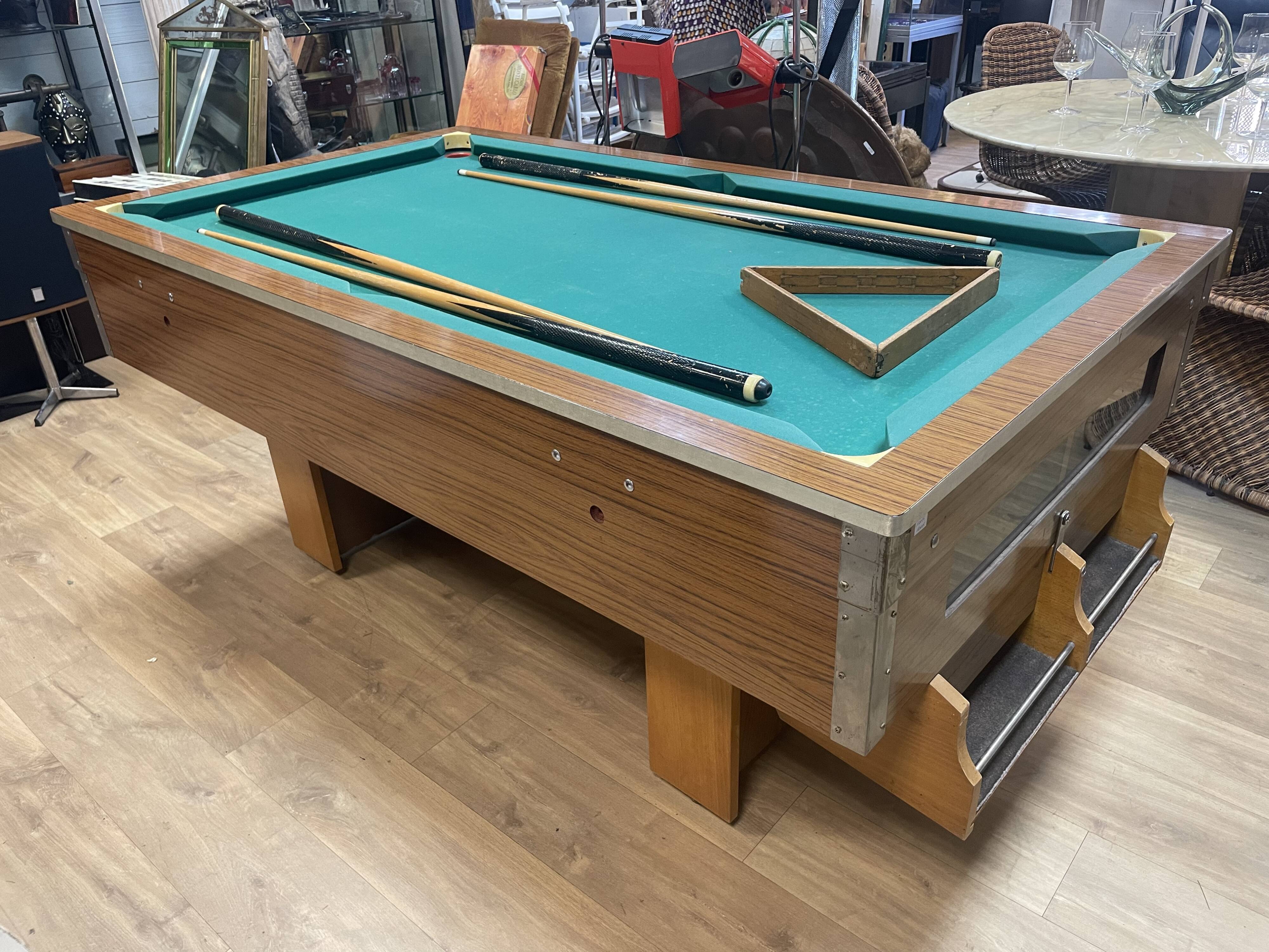 American billiards of bistros rené pierre 1970