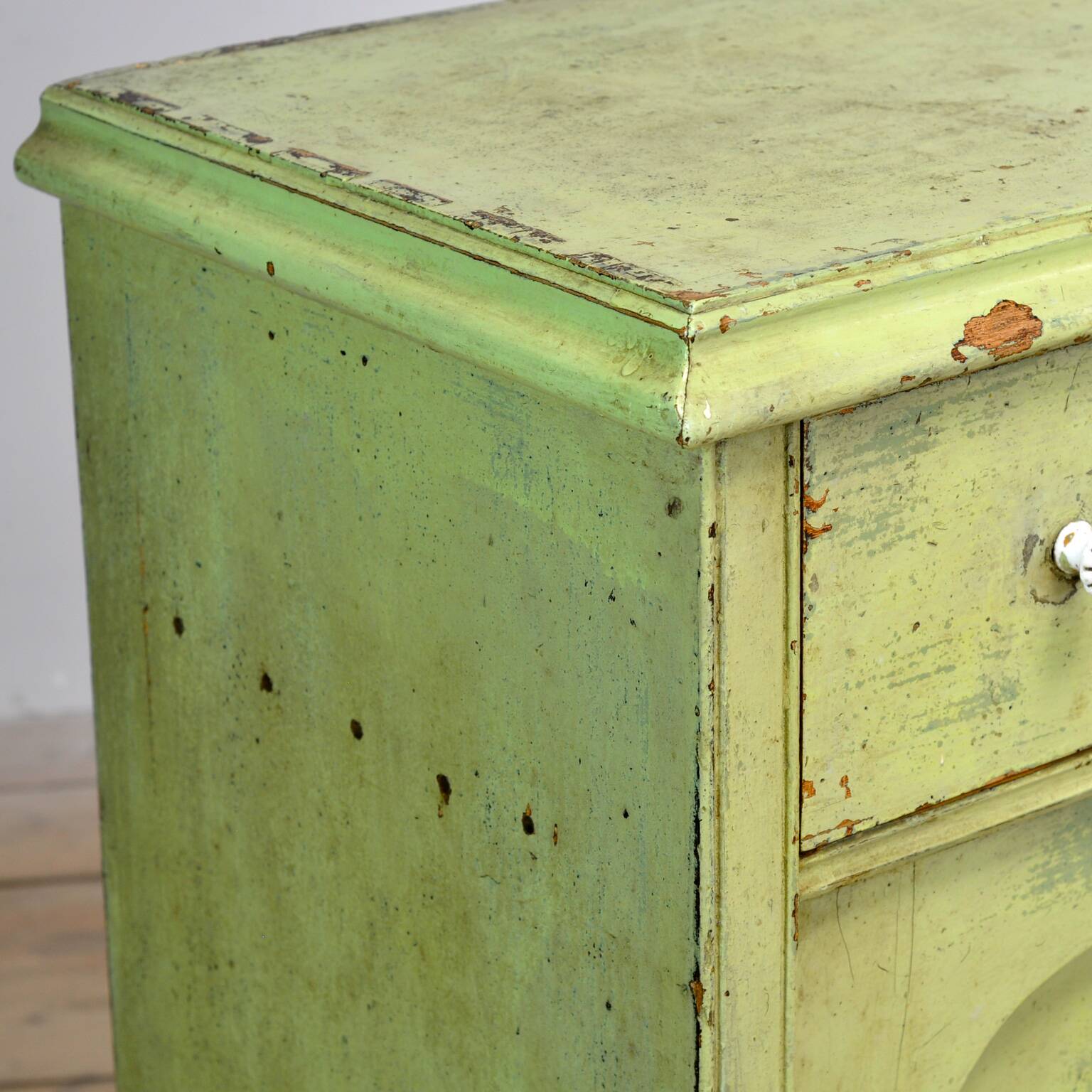 Commode en pin, années 1910