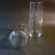 Lot de 2 verres avec épée gravée
