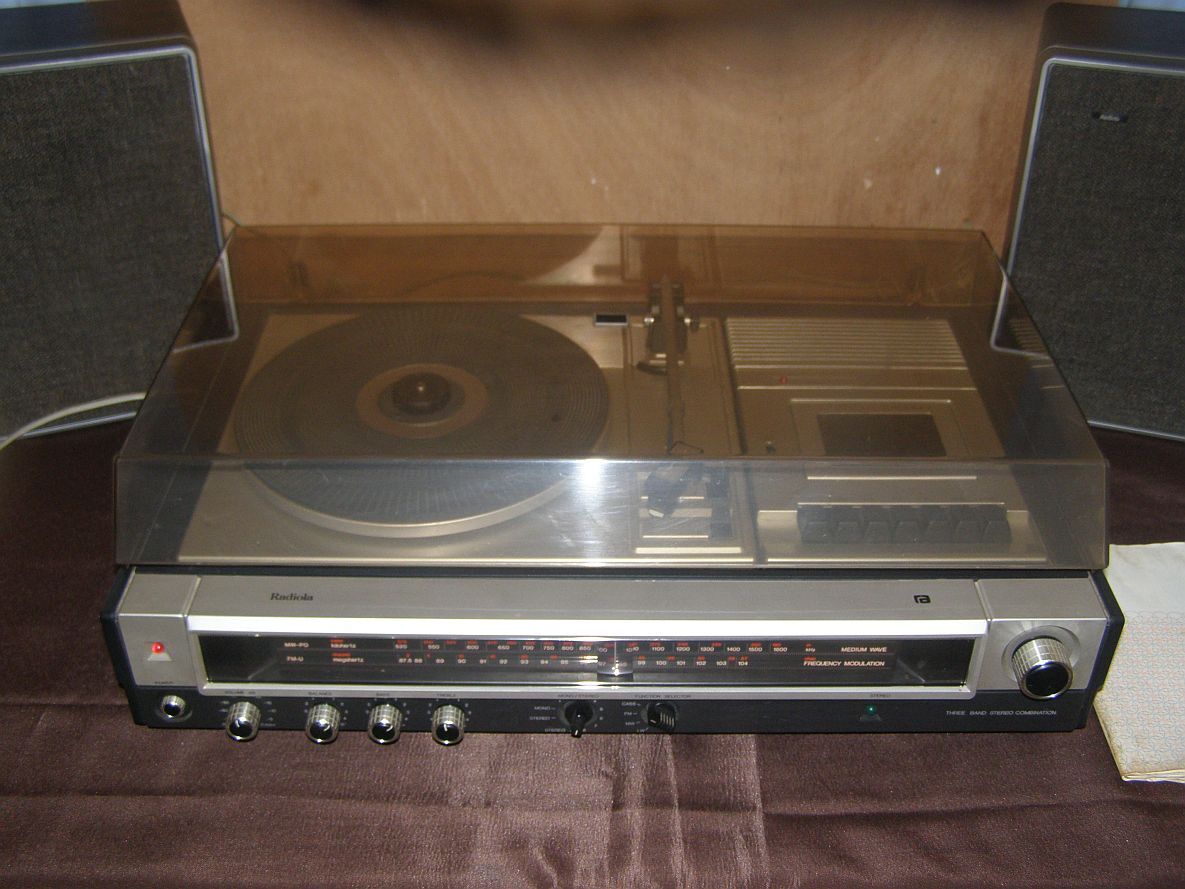 Vintage Stereo Stereo "Radiola" model 22AH970