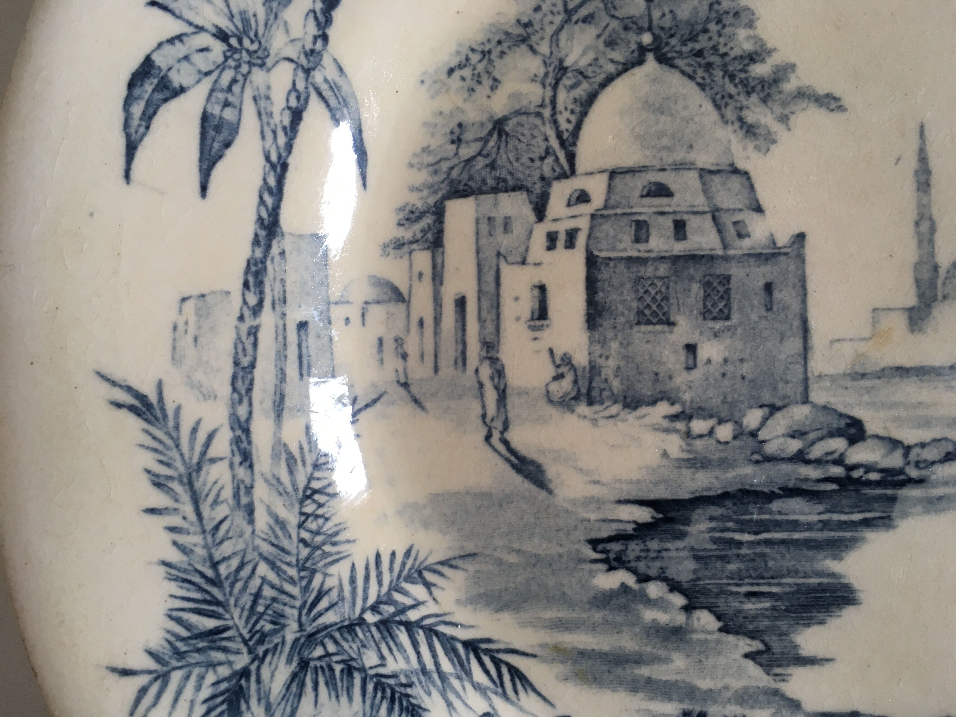 Set de 6 assiettes de faience de Gien vers 1880 décor Vue d'Orient