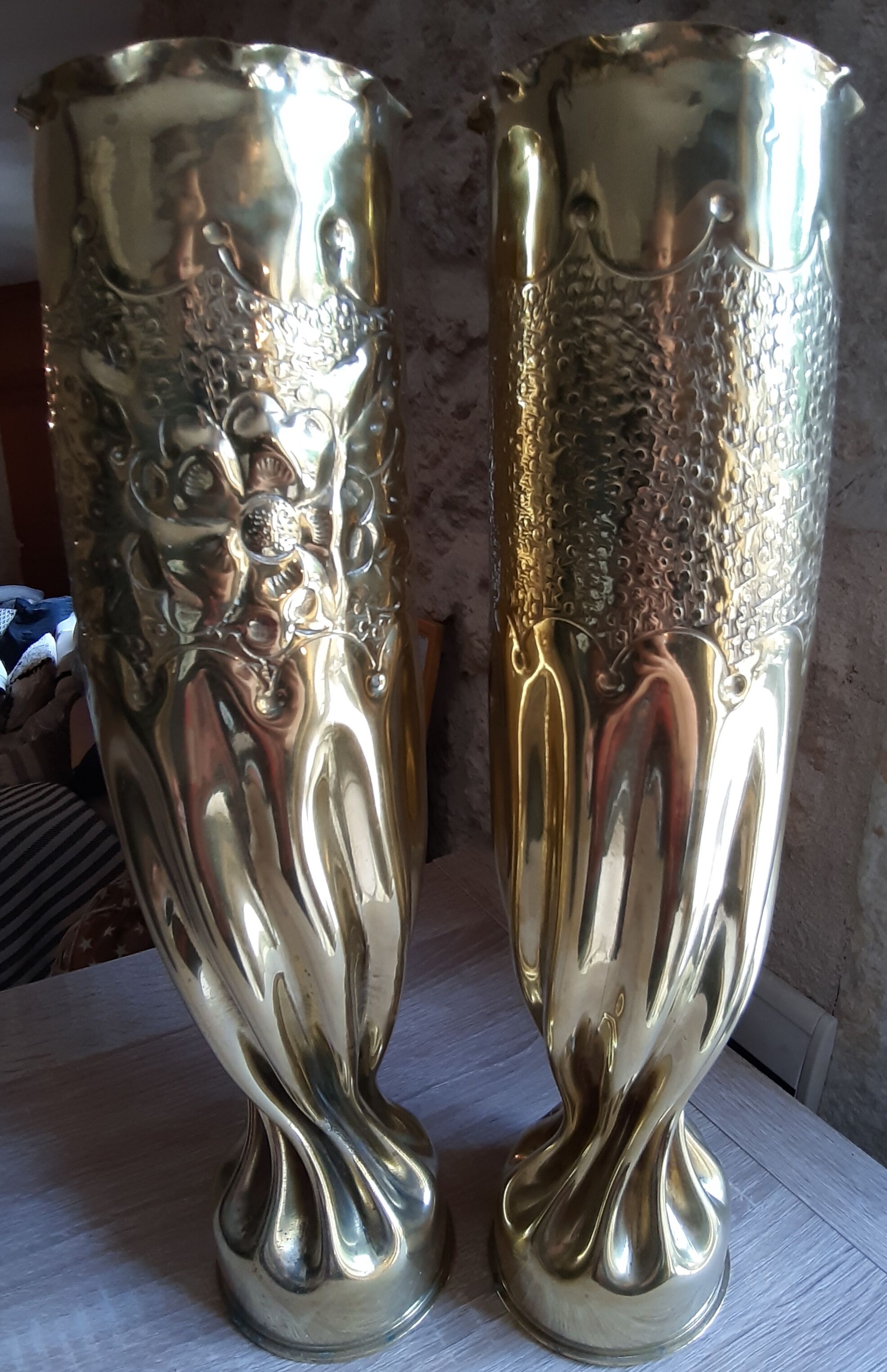 Pair of vases with floral decoration Art Nouveau in brass