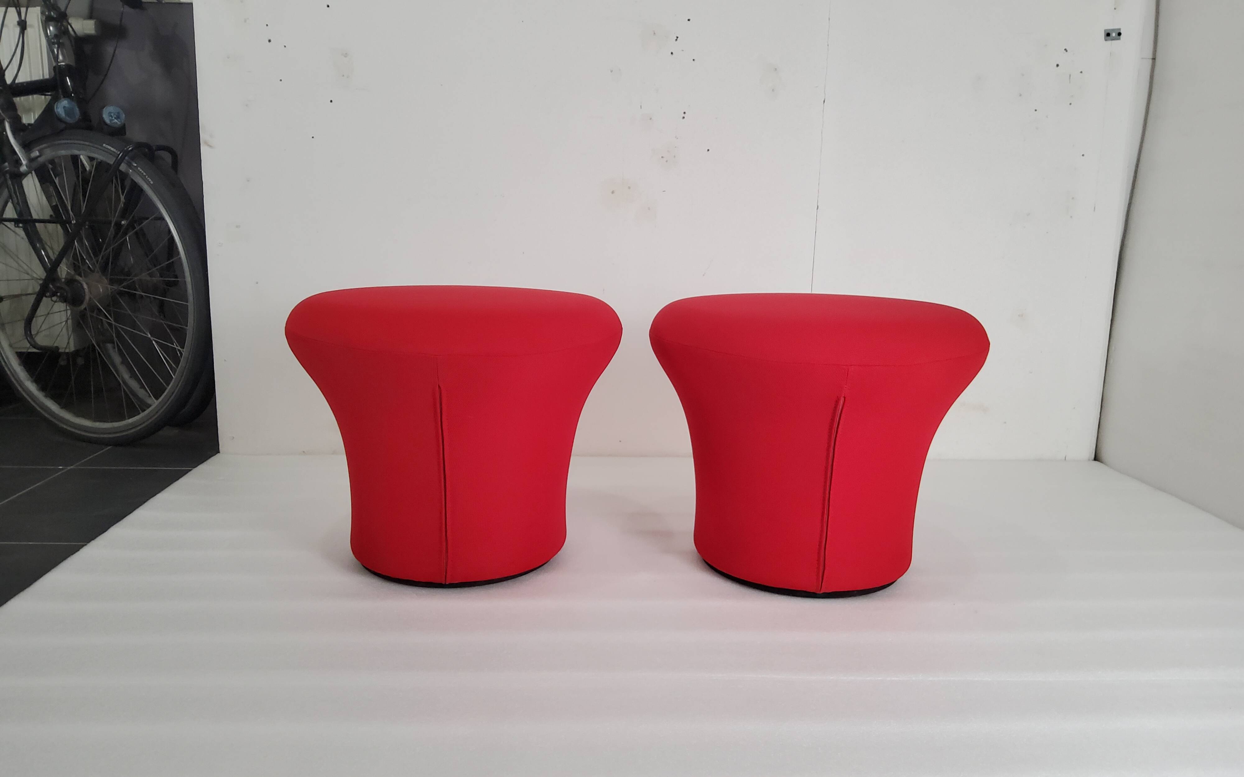 Poufs Mushroom par Pierre Paulin édité par ARTIFORT, 1970.