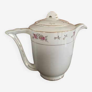 Coffee maker with floral porcelain
