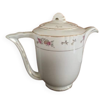 Cafetière à la porcelaine fleurie