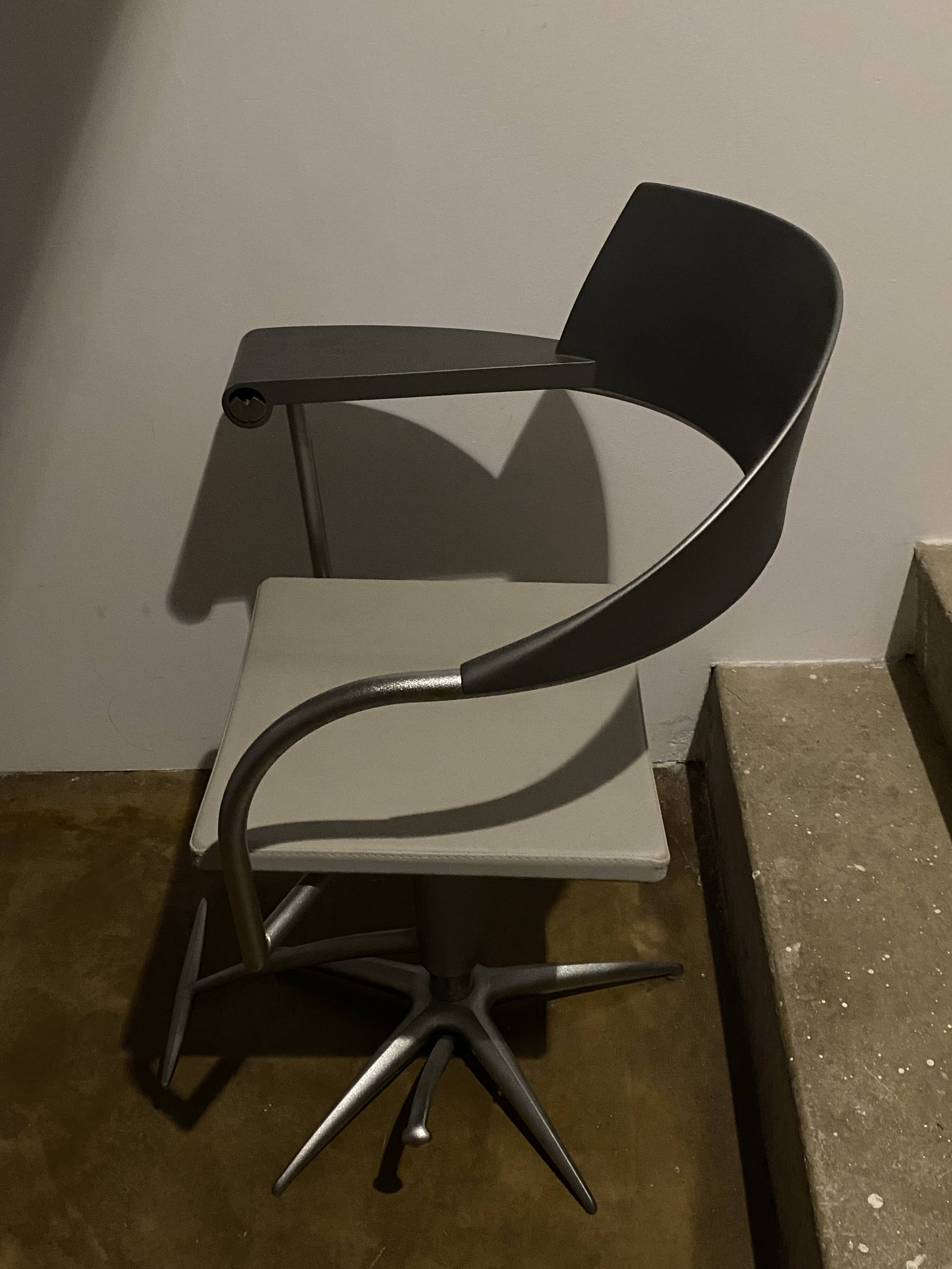 Salon Coppola/Ph.Starck hairdressing chair