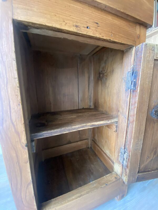 Chevet ancien rustique - pièce paysanne