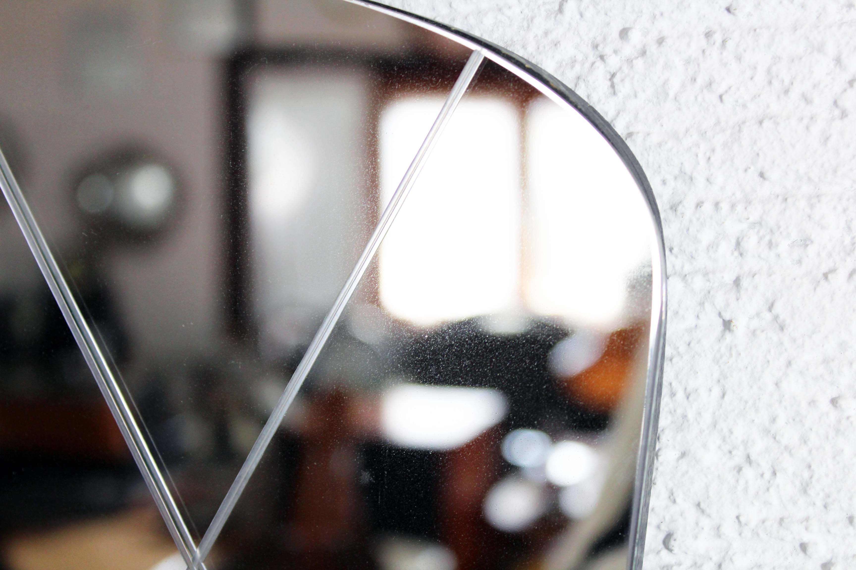 Original mirror with its engraved glass diamond pattern 52x33cm