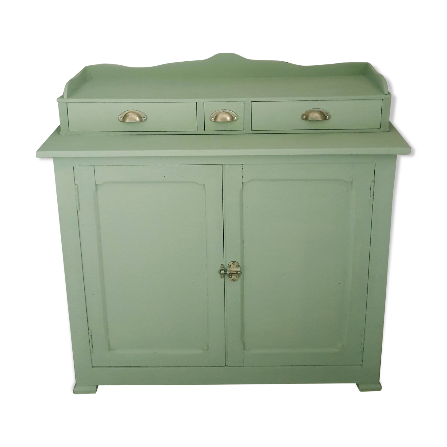 Green Parisian buffet