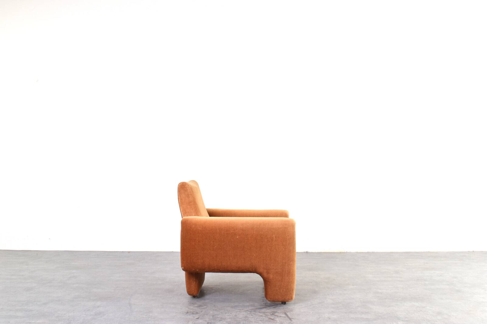 Vintage Italian Lounge Chair in Copper Velvet, 1970s.